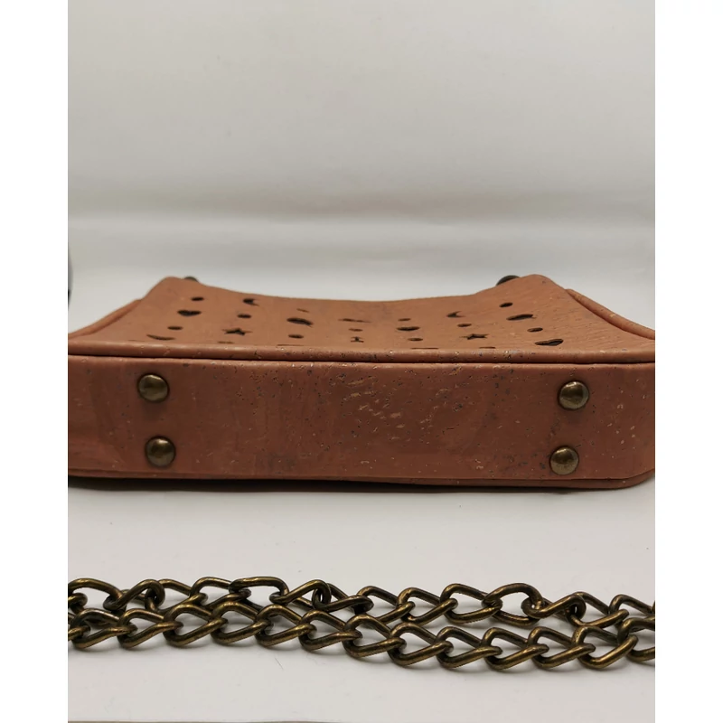 Chain shoulder bag (brown)